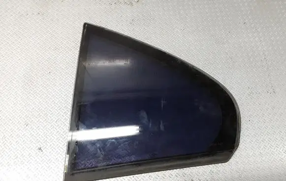 BMW 5 E39 Rear vent window glass 