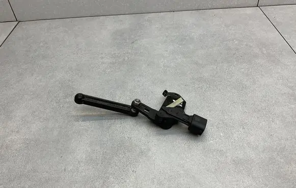 BMW X3M F97 Headlight/headlamp level sensor 6895467