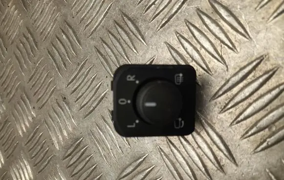 Skoda Octavia Mk4 Wing mirror switch 565959565A