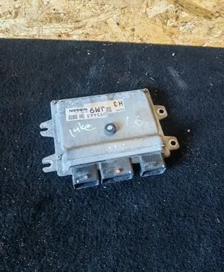 Nissan Juke I F15 Engine control unit/module MEC940040