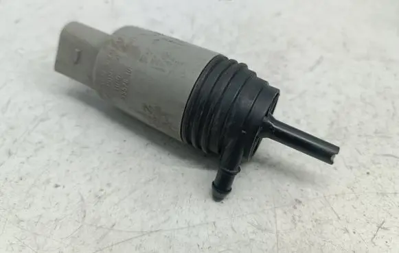 BMW 7 E65 E66 Windscreen/windshield washer pump 6934159 23557610 67126934159