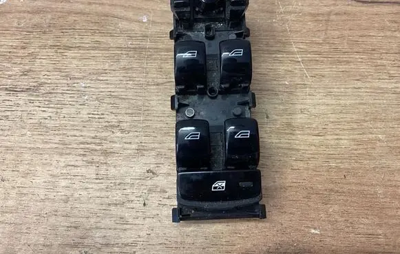 Volvo S90, V90 Electric window control switch 31433926
