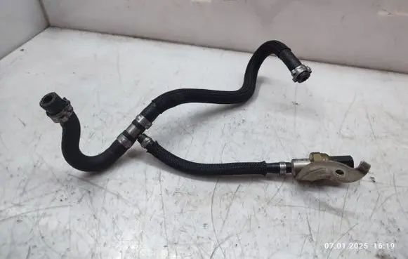 Mercedes-Benz CLS C218 X218 Fuel pressure sensor A6510703981