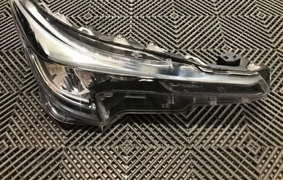 Toyota Corolla E210 E21 Headlight/headlamp 81110-02S60