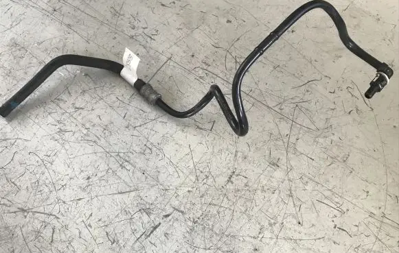 Opel Zafira B Fuel injector supply line/pipe 55562412