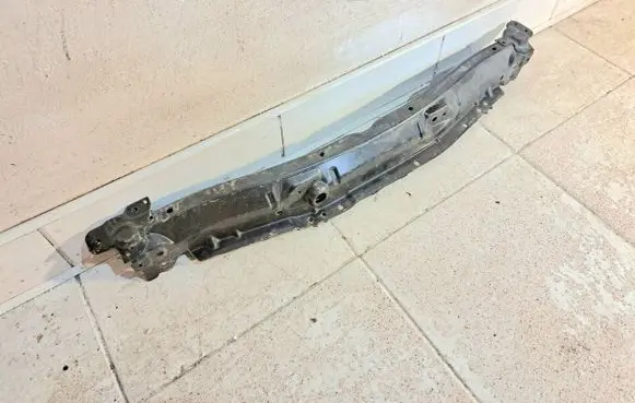 Hyundai i10 Radiator support slam panel