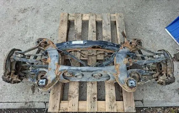 Mercedes-Benz C W203 Rear axle beam 2033508704 0069889