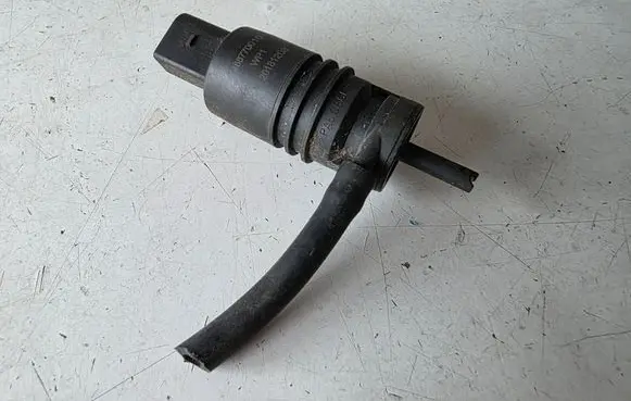 Skoda Octavia Mk4 Windshield washer spray nozzle 488770010