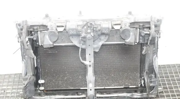 Lexus CT 200H Radiator set 