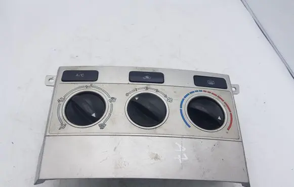 Toyota Corolla Verso E121 Climate control unit 559000F011