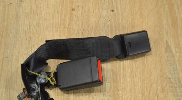 KIA Stinger Rear seatbelt buckle