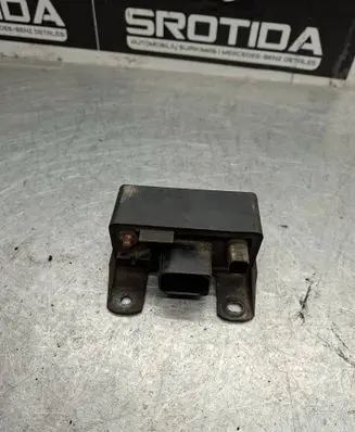 Mercedes-Benz C W203 Glow plug pre-heat relay A6461536579