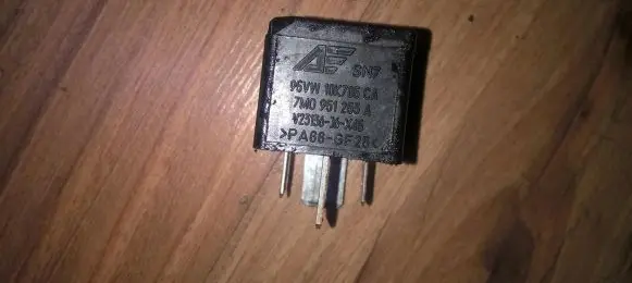 Volkswagen Golf IV Other relay 95v10k705ca 7m0951253a