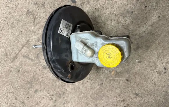 Audi A1 Brake booster 6R1614105E