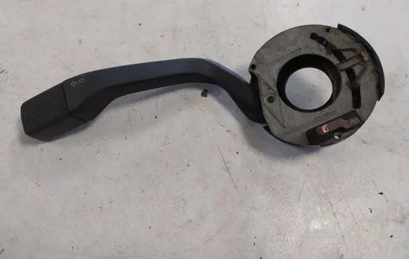 Volkswagen PASSAT B3 Indicator stalk 357953513F