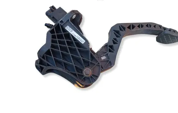 Volkswagen Golf V Clutch pedal 1K1721059CH