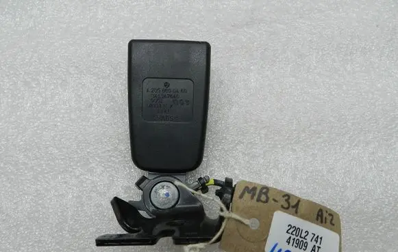 Mercedes-Benz C W205 Rear seatbelt buckle A2058600469 34134764C