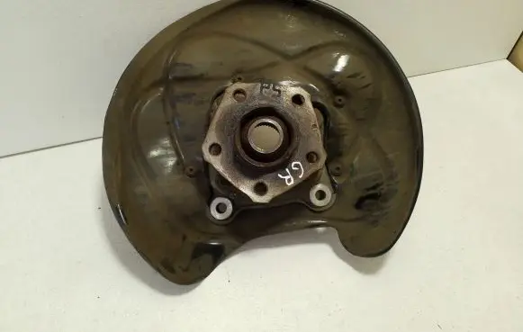 Rear wheel hub