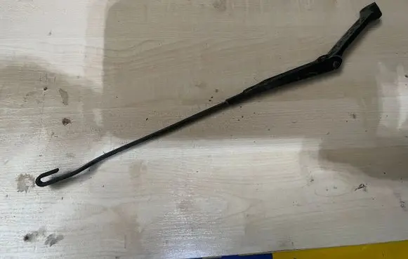 Audi 80 90 S2 B4 Front wiper blade arm 893955407E