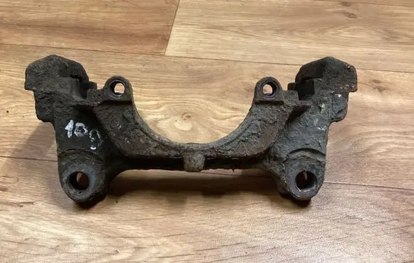 Volkswagen PASSAT B6 Front Brake Caliper Pad/Carrier 