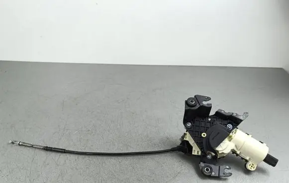 Opel Grandland X Tailgate/trunk/boot lift motor 9687233280
