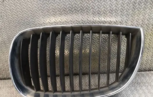 BMW 1 E81 E87 Quarter panel pressure vent 7077129
