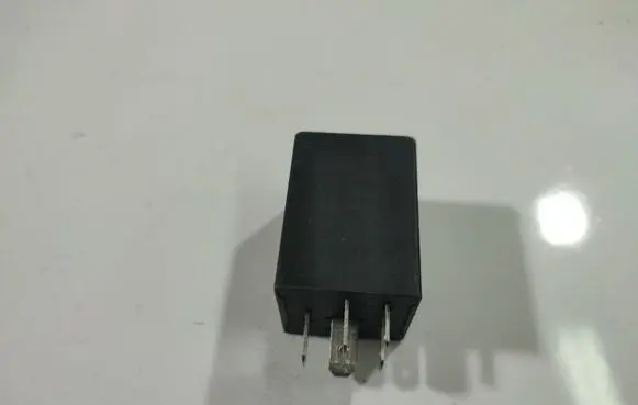 Volkswagen PASSAT B6 Other relay 431955531