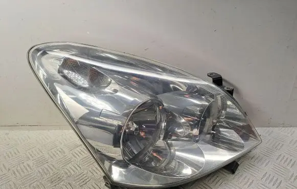 Toyota Corolla Verso AR10 Headlight/headlamp 7357230400