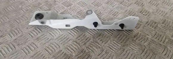 Volvo XC40 Fender mounting bracket 32277537