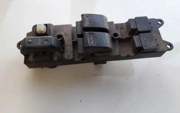 Toyota Avensis T220 Electric window control switch