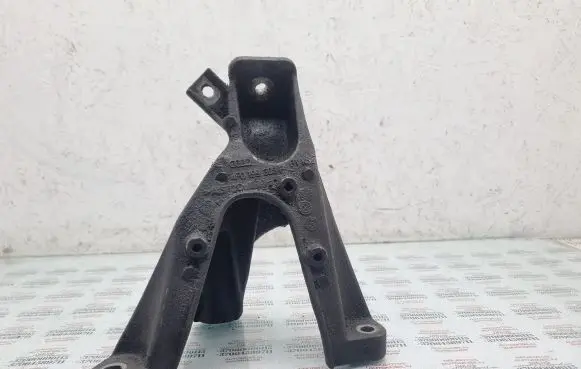 Audi A6 S6 C6 4F Engine mounting bracket 4F0199308P
