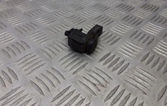 Seat Leon (1M) Valve vacuum 1J0906283