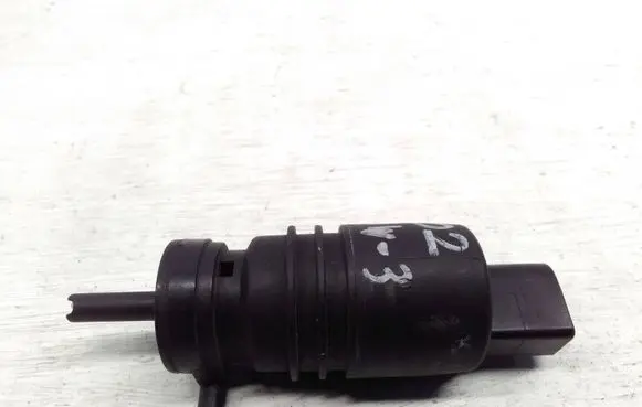 BMW 3 E46 Windscreen/windshield washer pump 8362154