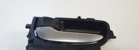Toyota Auris E180 Rear door interior handle