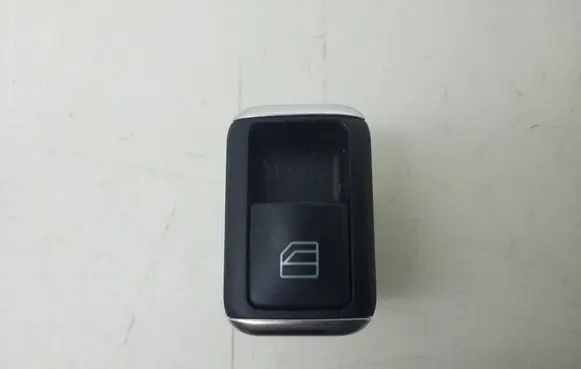 Mercedes-Benz C W204 Electric window control switch A2049055502