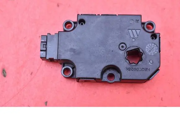 Audi A8 S8 D4 4H Air flap motor/actuator CZ113930-0854