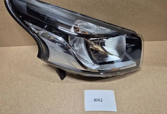 Renault Trafic III (X82) Headlight/headlamp 260109424