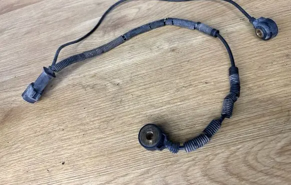 Volvo V70 Detonation knock sensor 0261231142