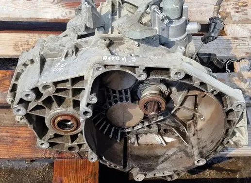Opel Astra J Manual 4 speed gearbox 