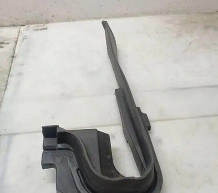 Porsche Macan (95B) Other engine bay part 95B823731A