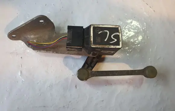 Mercedes-Benz SL R230 Air suspension front height level sensor A0025428818