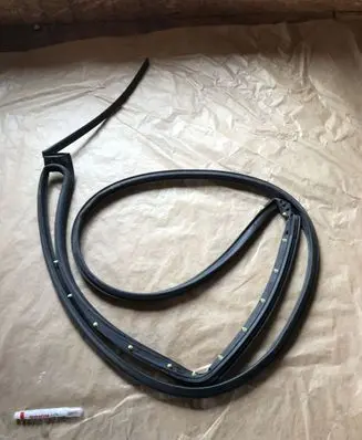 Jeep Grand Cherokee Rubber seal front door (on door) 