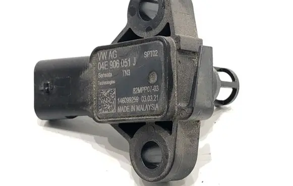 Audi Q3 F3 Air pressure sensor 04E906051J