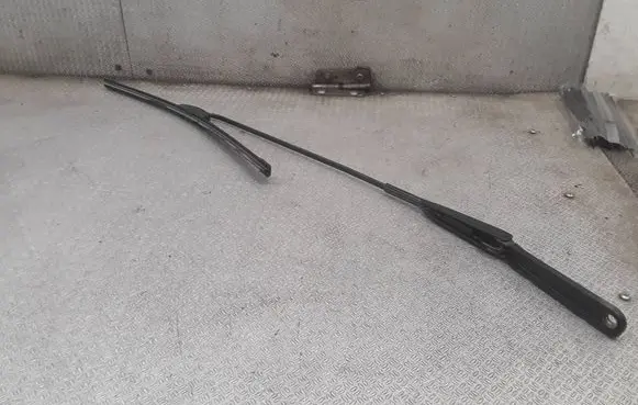 Nissan Primastar Windshield/front glass wiper blade 8200696499