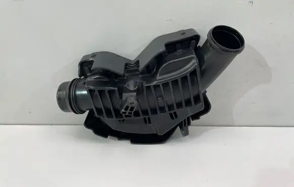 Mercedes-Benz CLS C218 X218 Intake resonator A6421403587