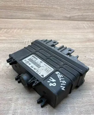 Volkswagen Golf III Engine control unit/module ECU 8A0907311K 0261203182