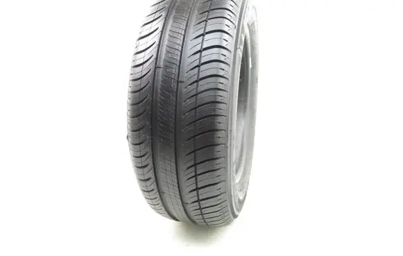 Volkswagen Golf V R16 summer tire 