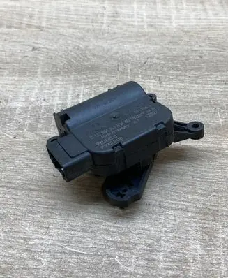 Volkswagen PASSAT B6 Air flap motor/actuator 1K0907511B 0132801341