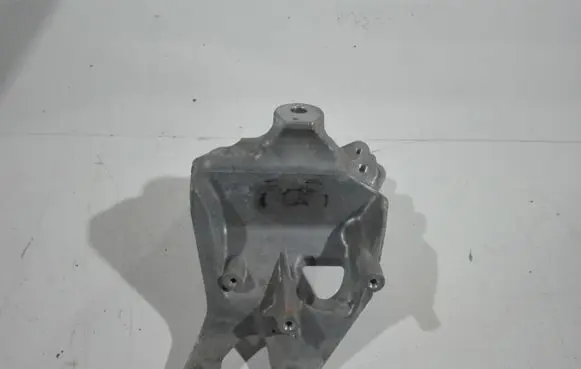 Audi Q7 4M Engine mounting bracket 4M0199308A