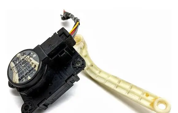 Nissan Qashqai Air flap motor/actuator 277T14BU1A